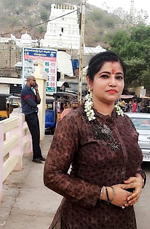 Illa Pandey Bhojpuri Actress Varanasi | Ella Pandey Bhojpuri Actress Varanasi