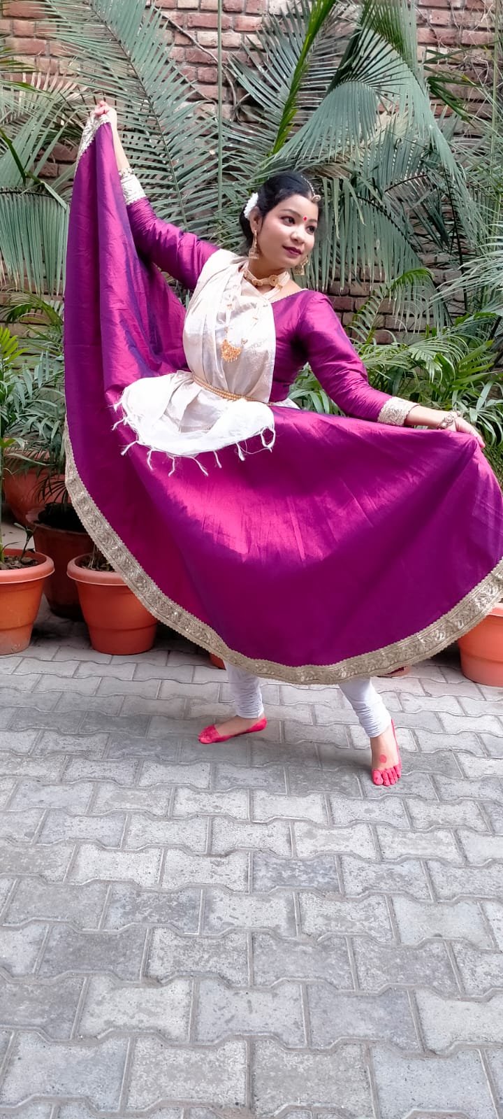 SALONI GUPTA KATHAK DANCER VARANASI