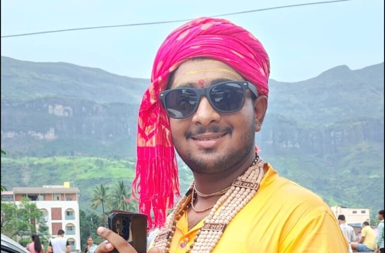ज्योतिषाचार्य पंडित हरिओम तिवारी
