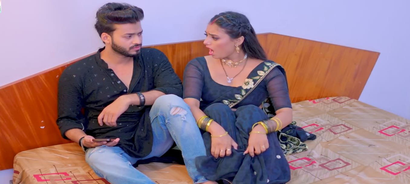 Goldie Yadav and Kajal Tripathi's Bhojpuri folk song 'De Da Na Hamra Ke Mahur' released by Worldwide Records.